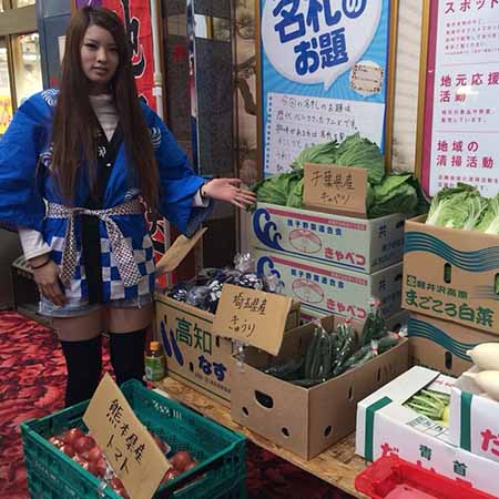 野菜販売会、トマト、レタス、パチンコ店販売会