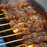 焼き鳥、牛串、海鮮串